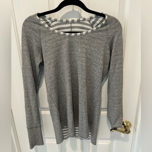 Reversible Lululemon soft cotton top. Size 6. Excellent condition.
